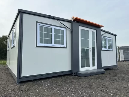 Unité de vie mobile / tiny house avec deux chambres et cuisine